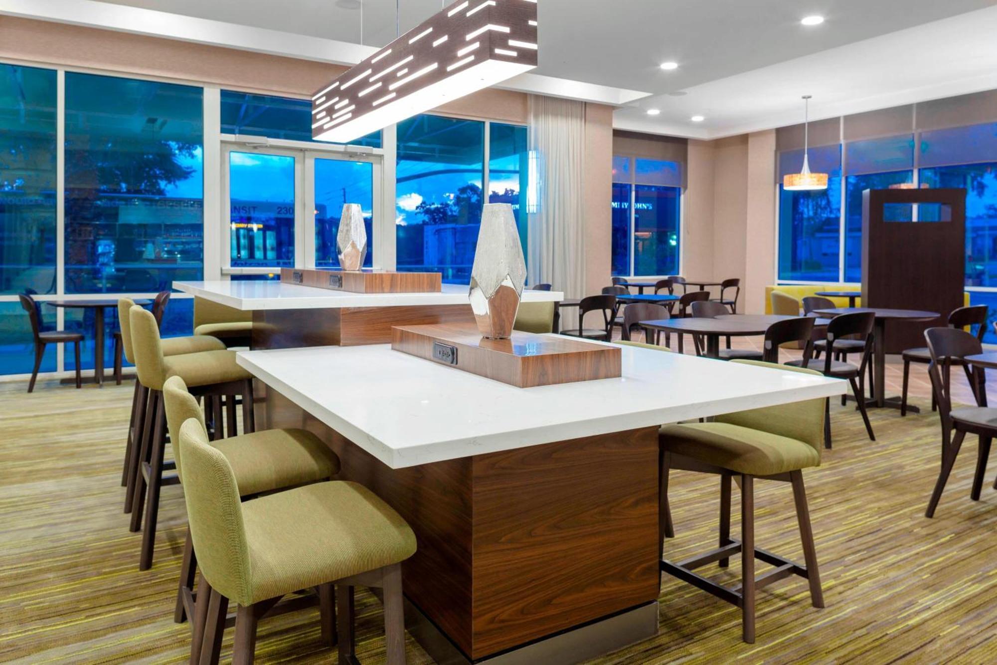 Courtyard By Marriott Deland Historic Downtown Hotell Exteriör bild