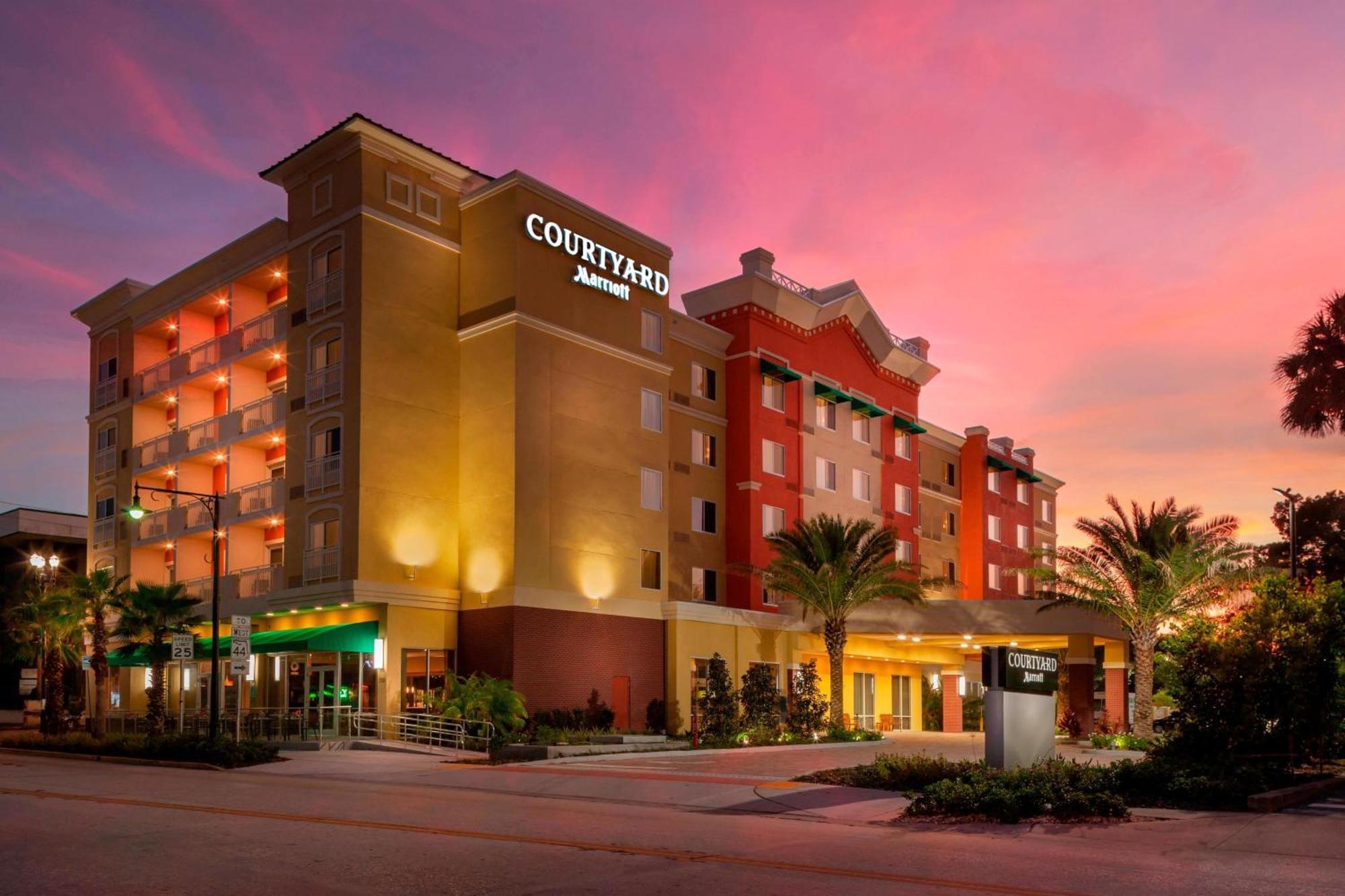 Courtyard By Marriott Deland Historic Downtown Hotell Exteriör bild