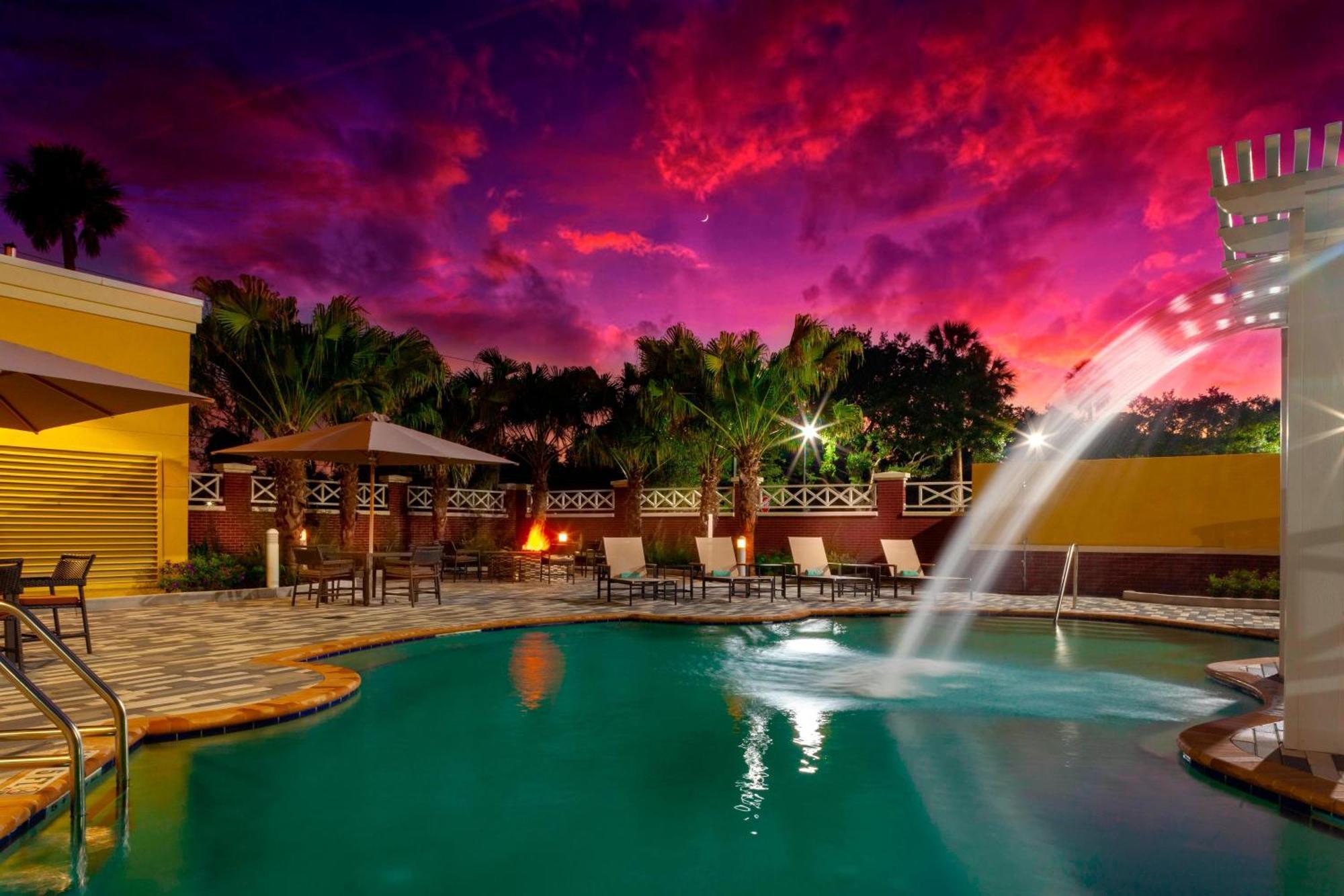 Courtyard By Marriott Deland Historic Downtown Hotell Exteriör bild
